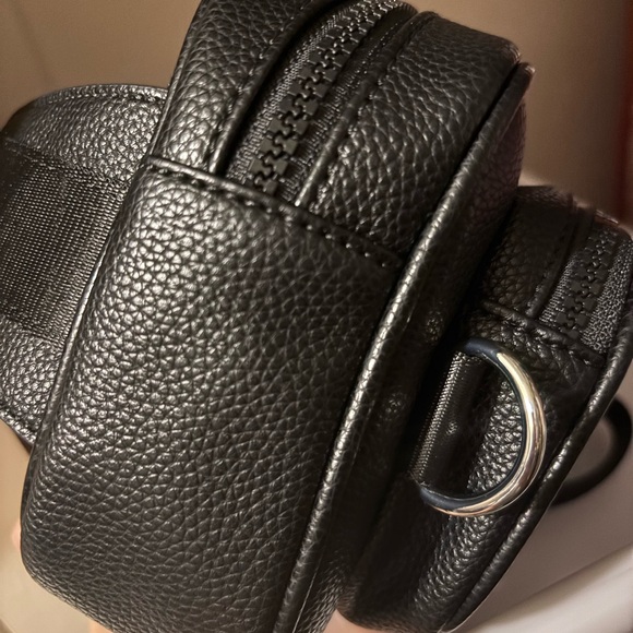 Armani Exchange Men's Belt Bag in Black and Gray - Picture 12 of 12